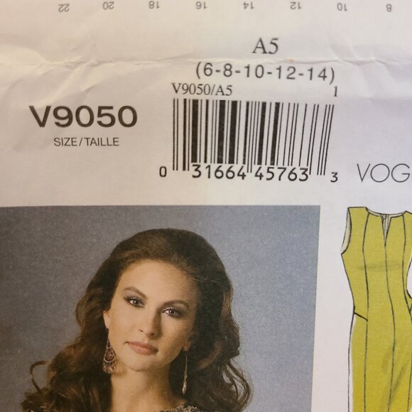 Three Vintage Vogue Patterns - Picture 2 of 10